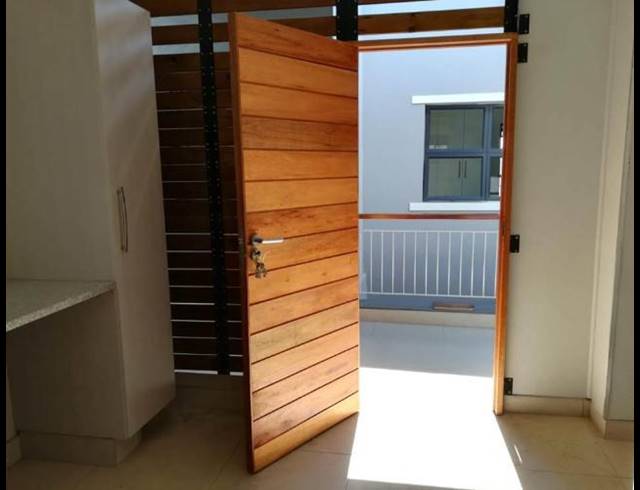 3 BEDROOM FLAT FOR SALE IN UMHLANGA RIDGE